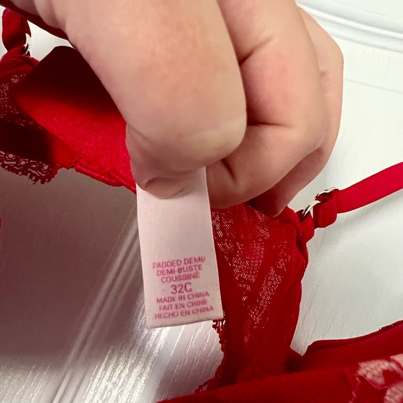 PINK Victoria’s Secret | red lace bra - 32C - Picture 4 of 6